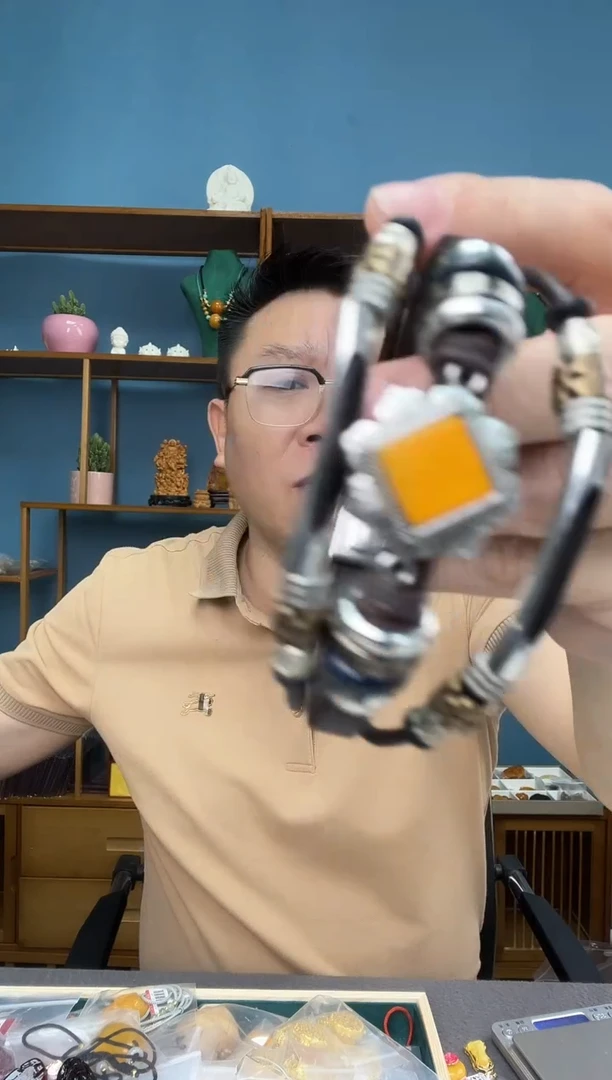 未镶嵌琥珀裸石6（有瑕介意勿拍）