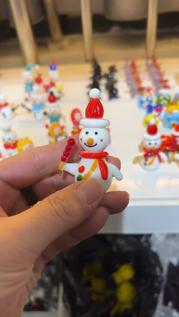 手工艺品琉璃果**?雪人