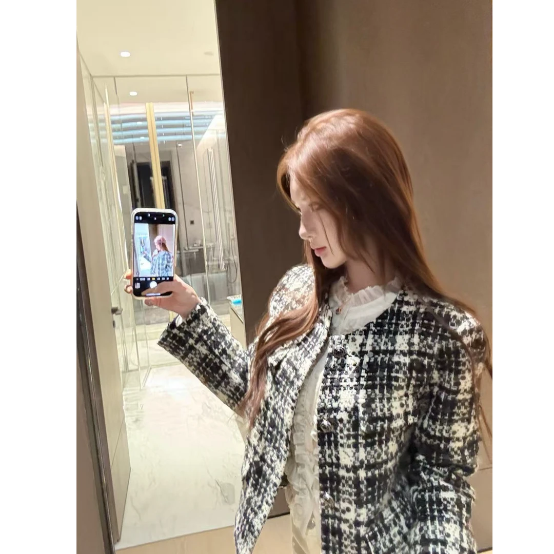 YIYI SOLO 【冬日来信】90白鹅复古格子名媛小香鹅绒服 MDA7753