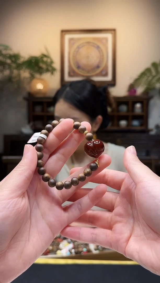 手链血珀未镶嵌手链