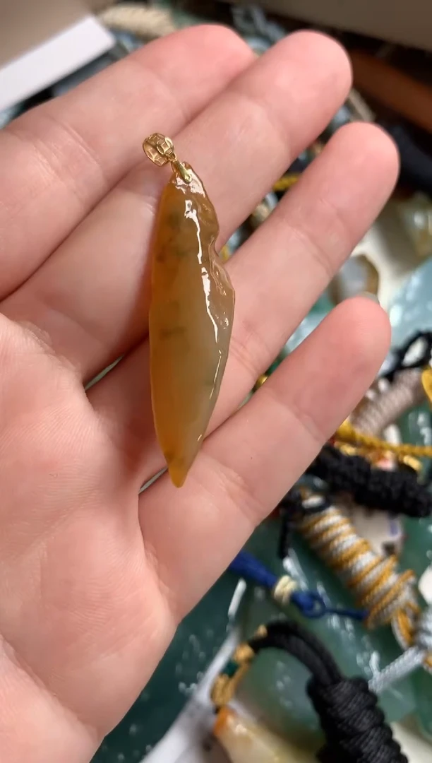 【闪购商品】翡翠颈饰18K金镶嵌吊坠