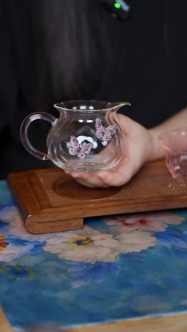 粉色 蝴蝶 纳福公杯