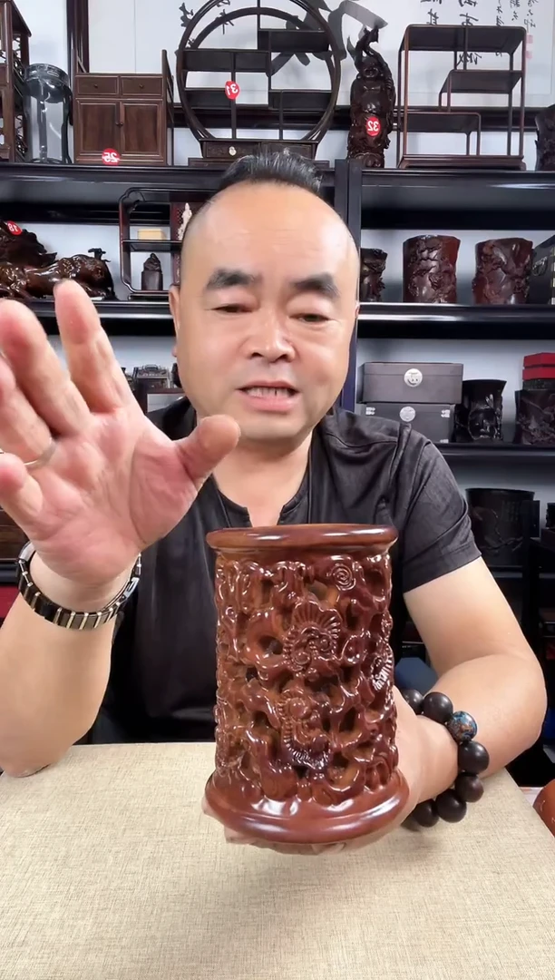 木黄笔筒老李红木工艺品