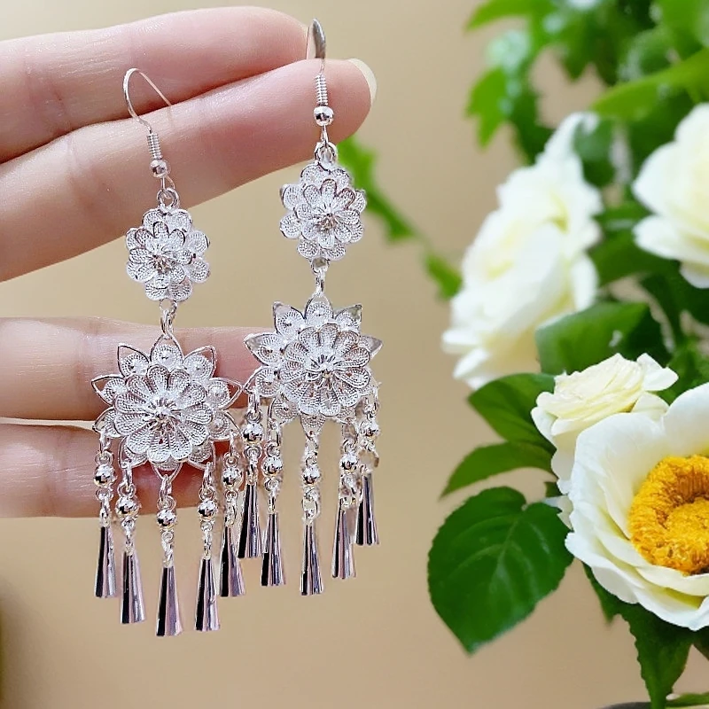 合金耳饰 2025新款民族风流苏耳环少数民族耳饰灯笼花朵长款苗族