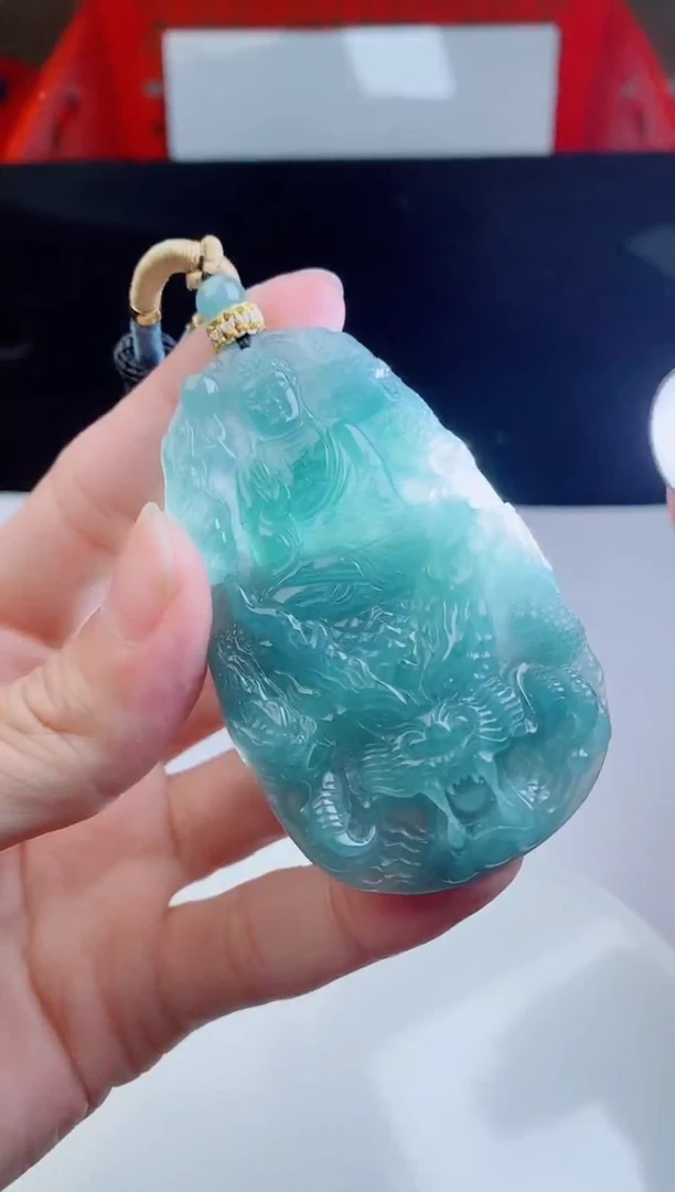 颈饰未镶嵌翡翠   ·