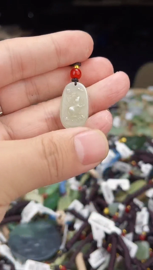 颈饰未镶嵌和田玉1