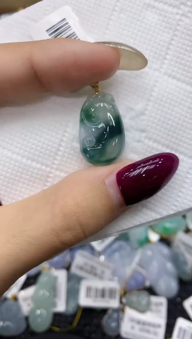 翡翠18K金镶嵌颈饰111111111111