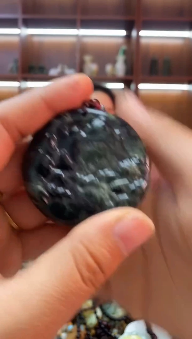 未镶嵌岫玉吊坠