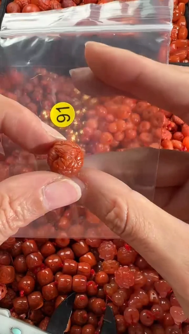 【闪购商品】南红玛瑙颈饰未镶嵌1