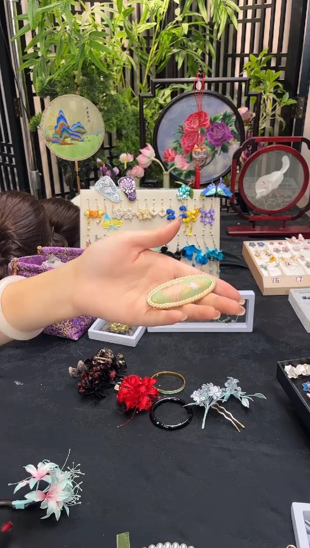 织绣消***月非遗苏绣手工饰品
