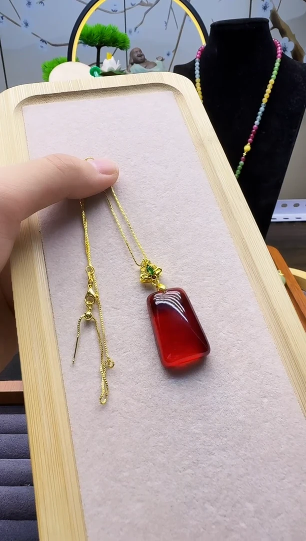 14K金镶嵌吊坠(赠链)血珀D20