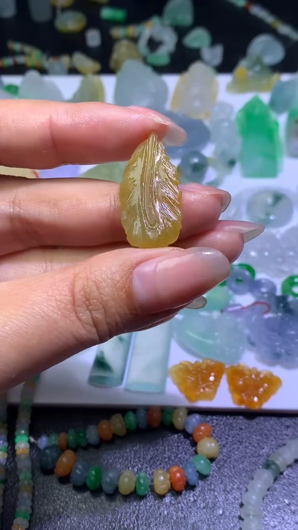 未镶嵌定制翡翠毛货