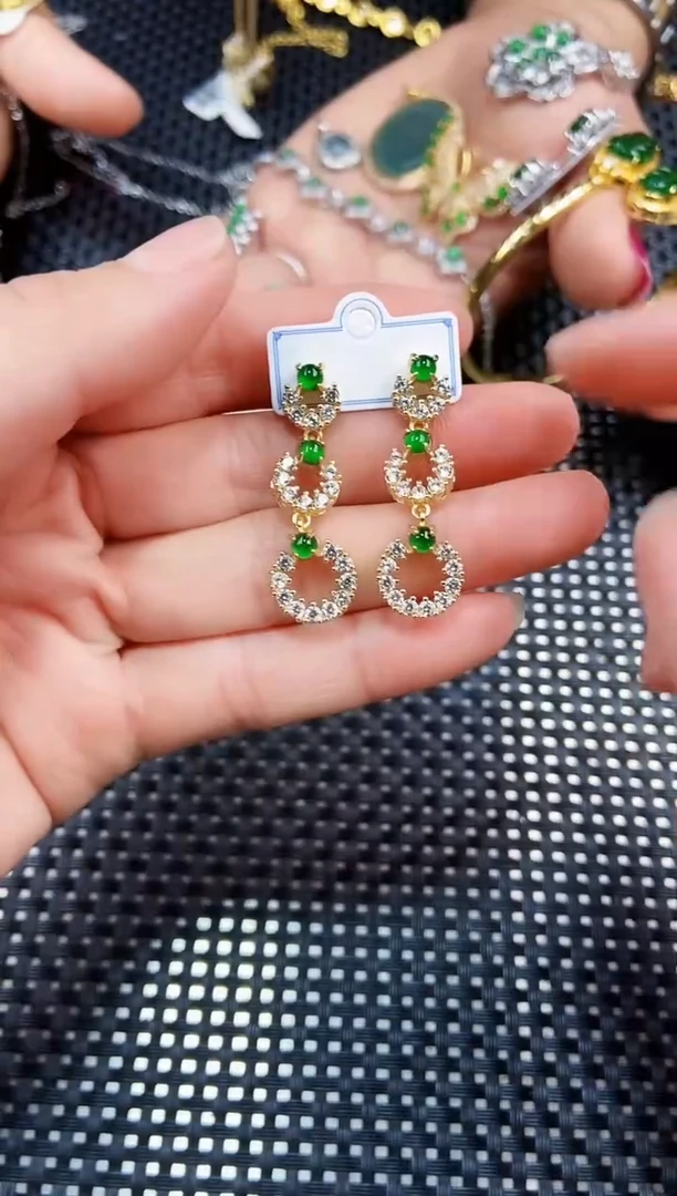 【闪购商品】翡翠耳饰未镶嵌11111111