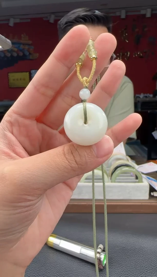 和田玉未镶嵌颈饰白玉平安扣