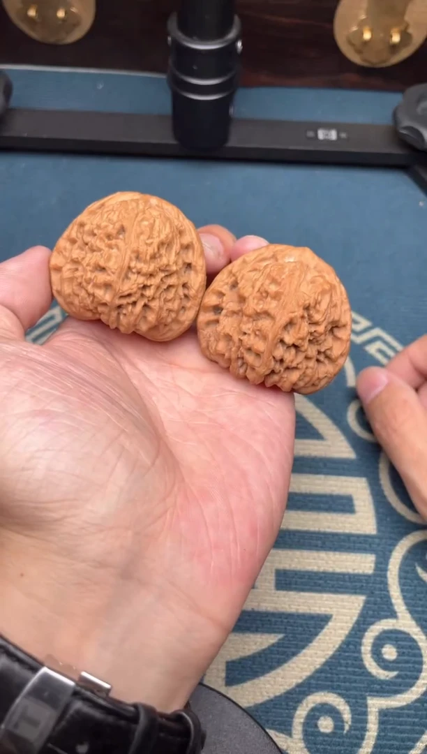 文玩核桃吊坠南疆石全品46