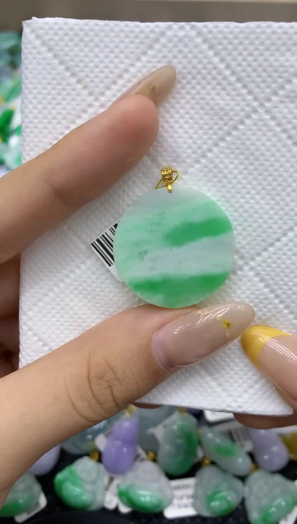 颈饰18K金镶嵌翡翠天然缅甸翡翠A货