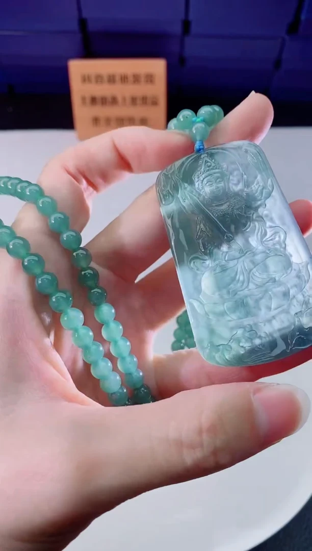 翡翠未镶嵌颈饰11111111`