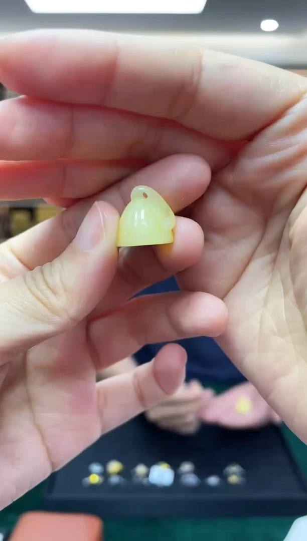 未镶嵌蜜蜡裸石多样性发一件