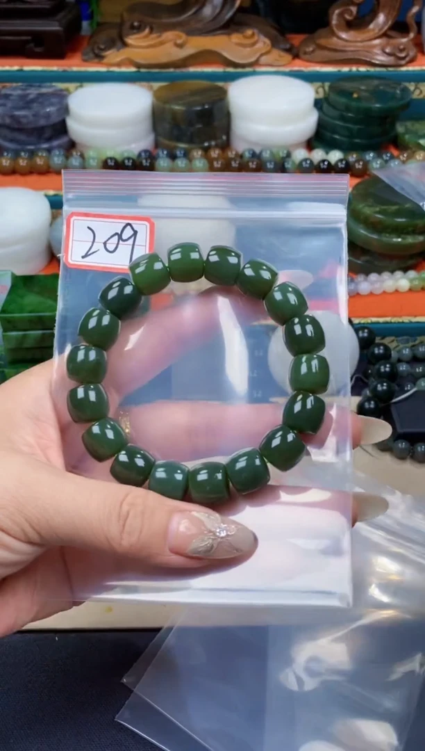 和田玉未镶嵌颈饰和田玉