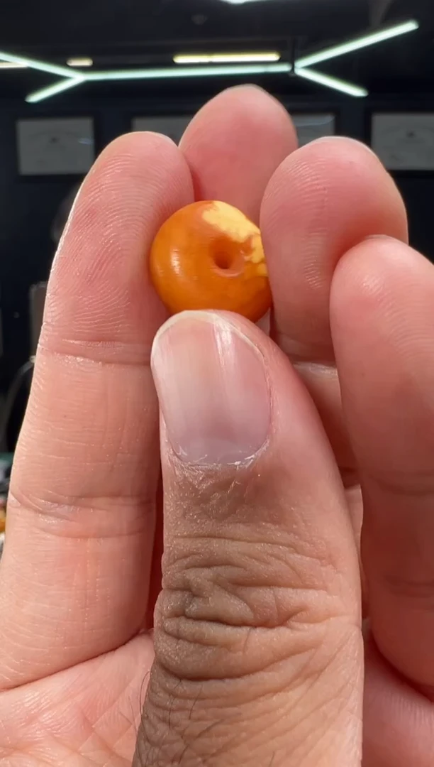 裸石琥珀未镶嵌15*14*9mm+橘皮妖花饼子-s68