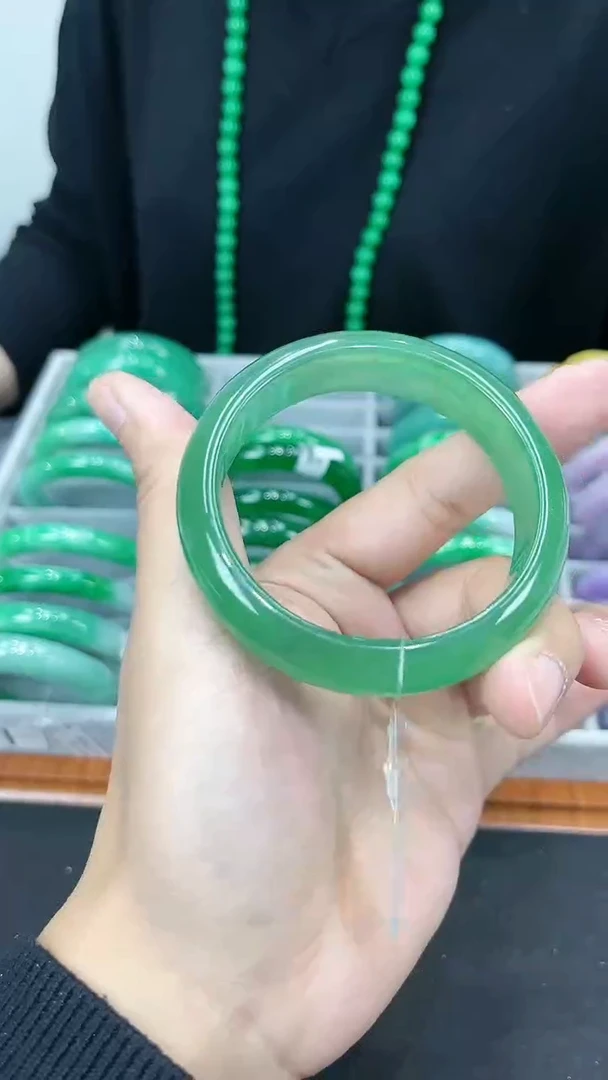 【闪购商品】砖雕s57 冰湖水绿手镯 圈口58