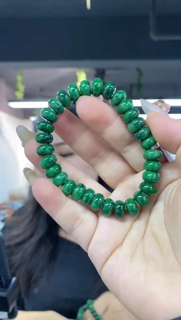 未镶嵌手串翡翠多样性发其一颜色微差