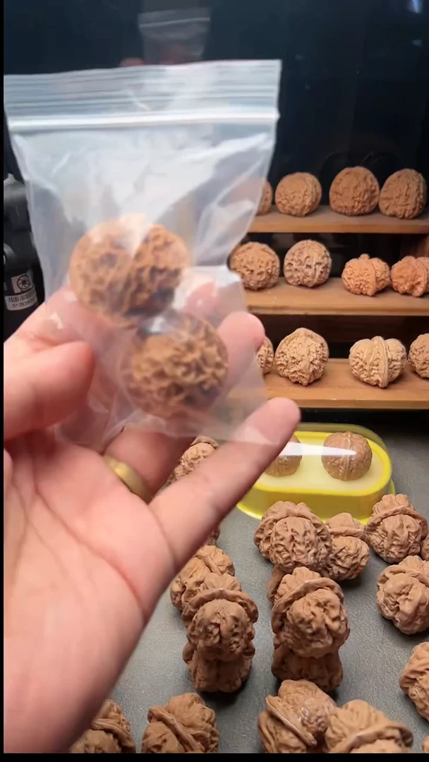 吊坠文玩核桃苹果园