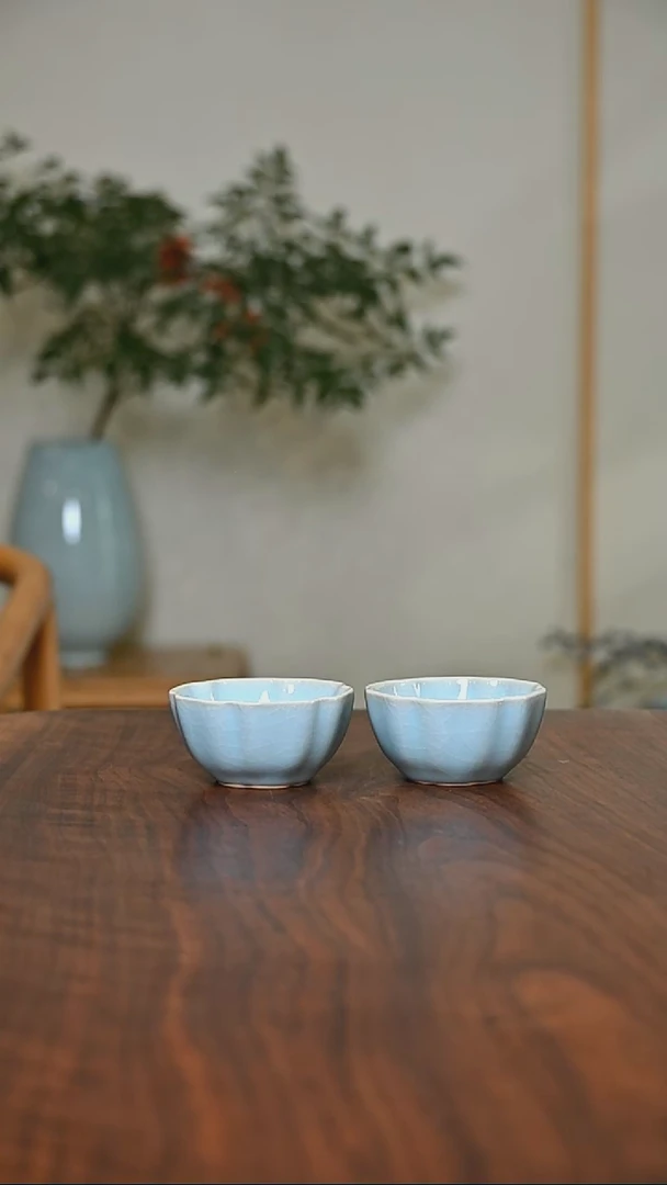 六合太平杯2只 天青 微瑕 朱家汝窑款