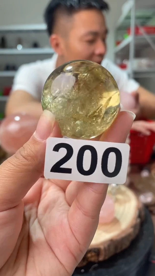 未镶嵌水晶大型摆件（非配饰）黄水晶球200