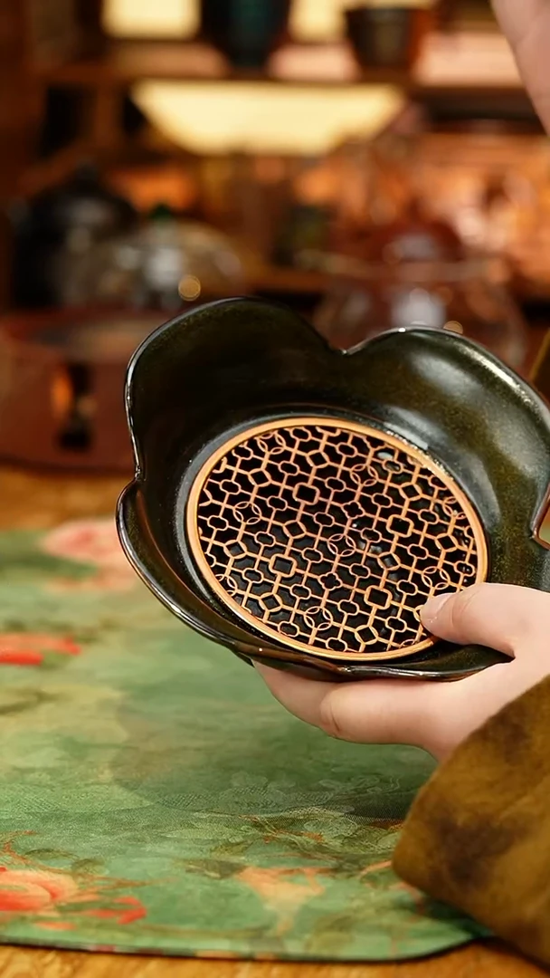 【闪购商品】暗香疏影/青瓷花语壶承/海棠款/茶末釉