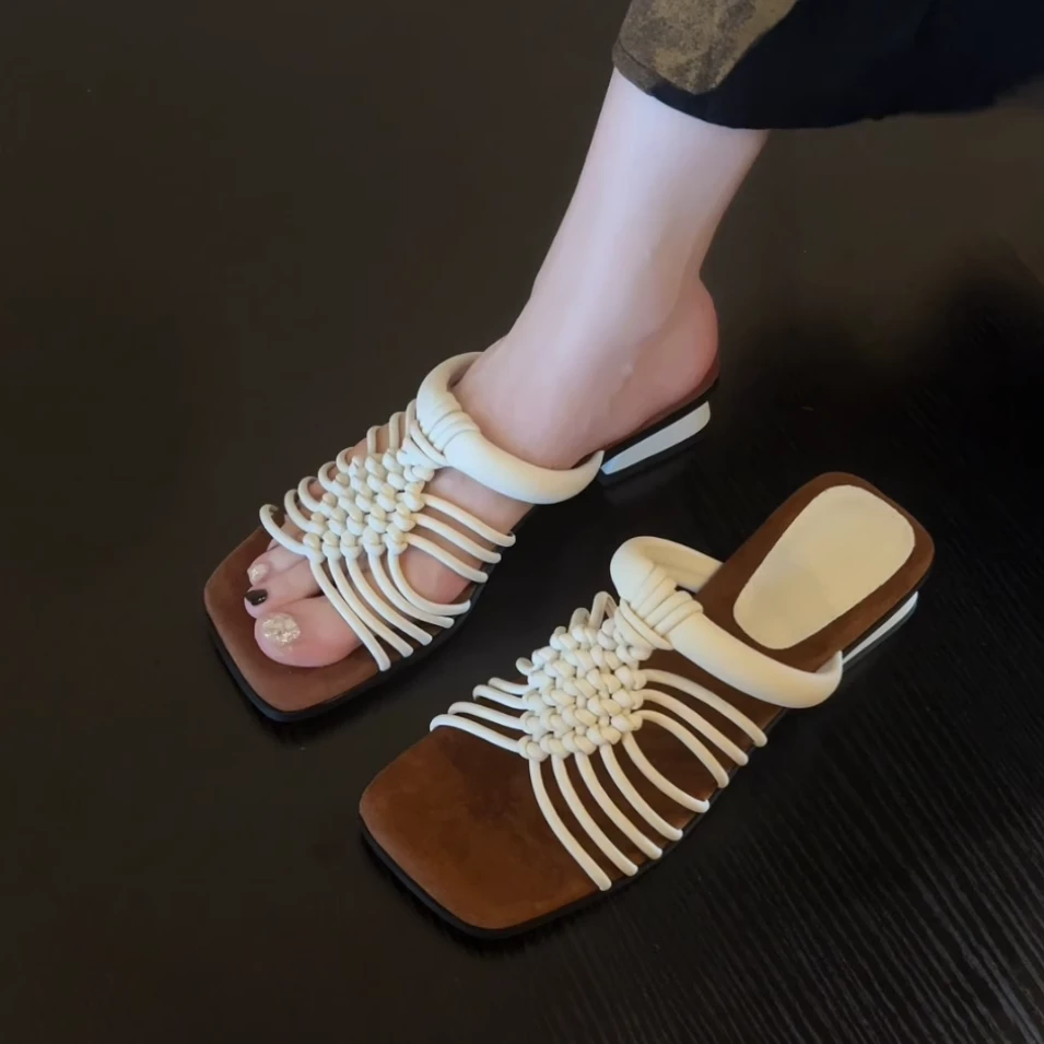 Pokoy-3cm法式复古方头一字带凉拖鞋新款百搭粗跟露趾凉鞋