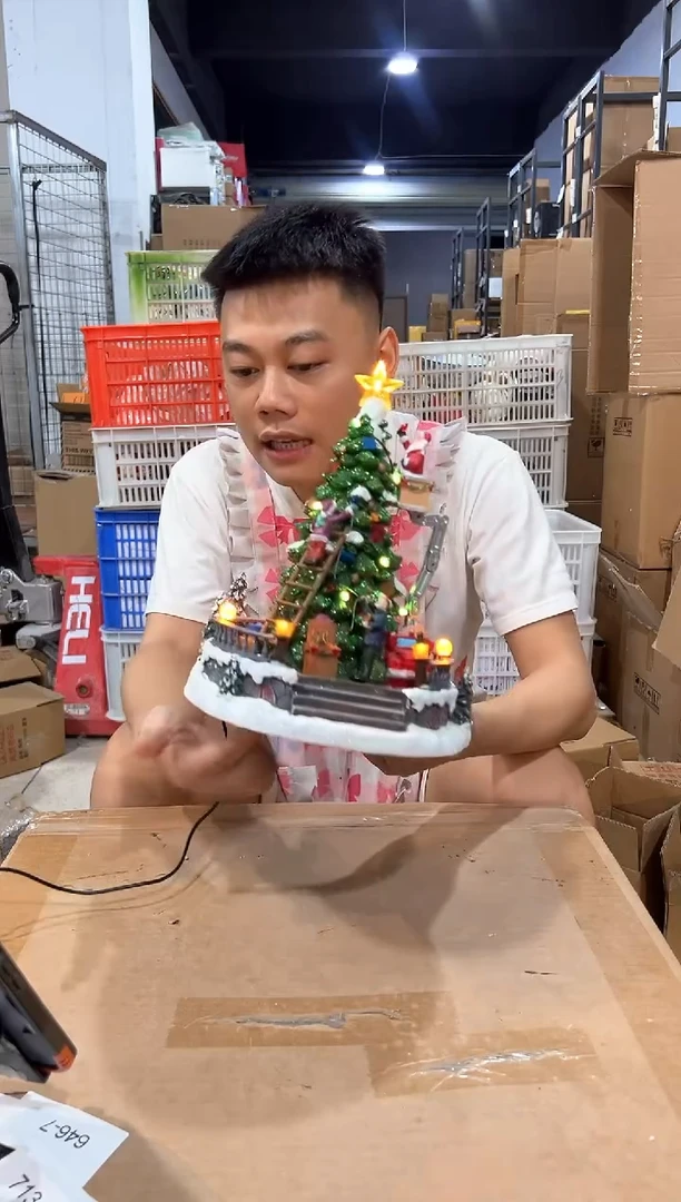瓷片原盒圣诞老人装扮圣诞树摆件
