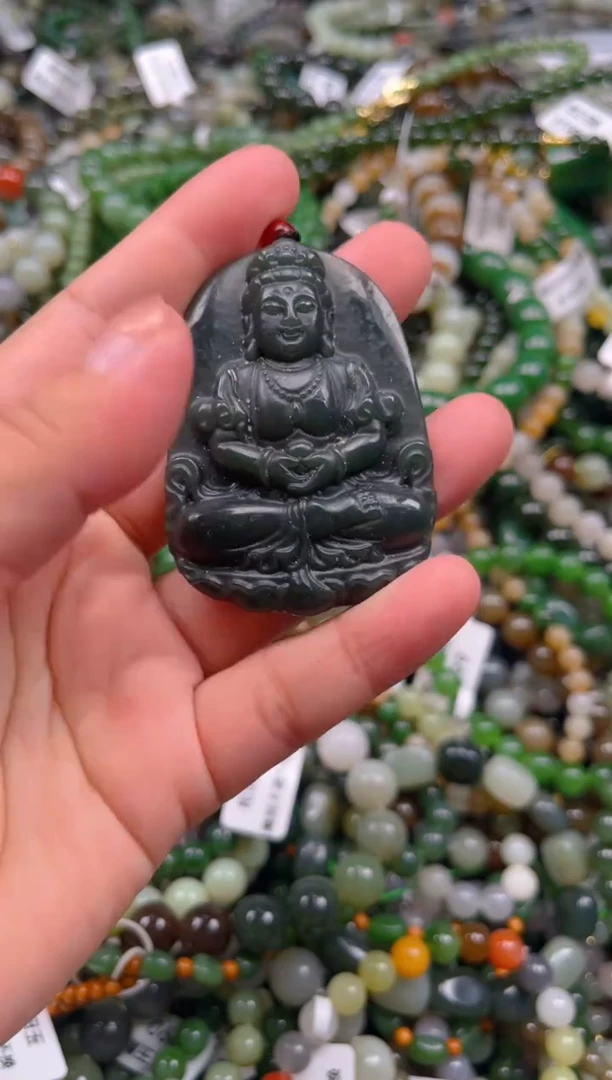 颈饰未镶嵌和田玉1