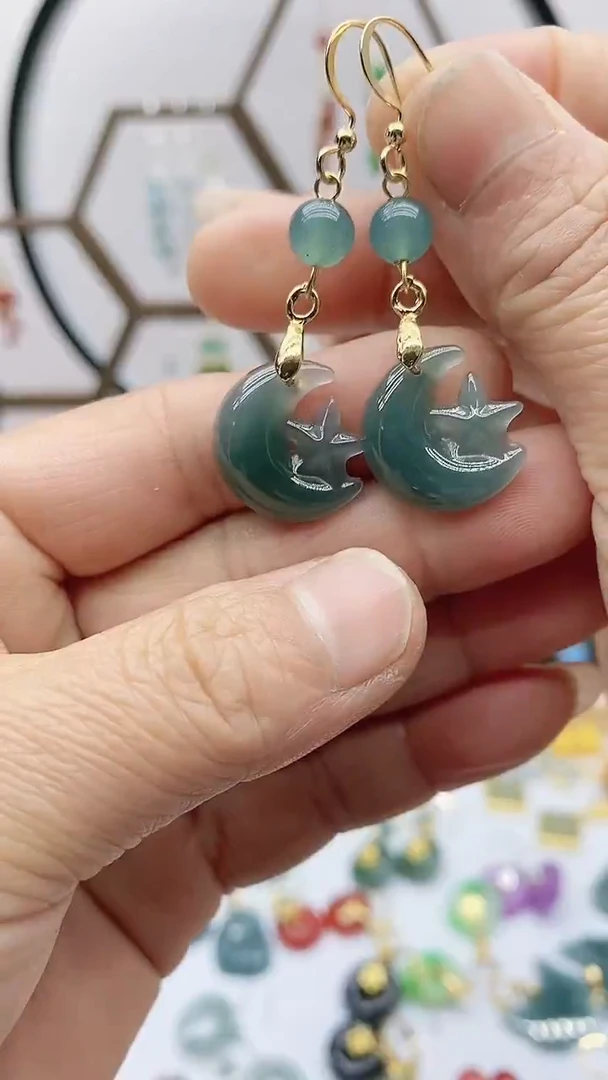 未镶嵌翡翠耳饰6666