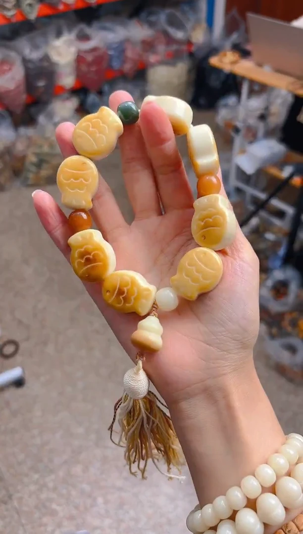 吊坠菩提根/象牙果年年有鱼手持