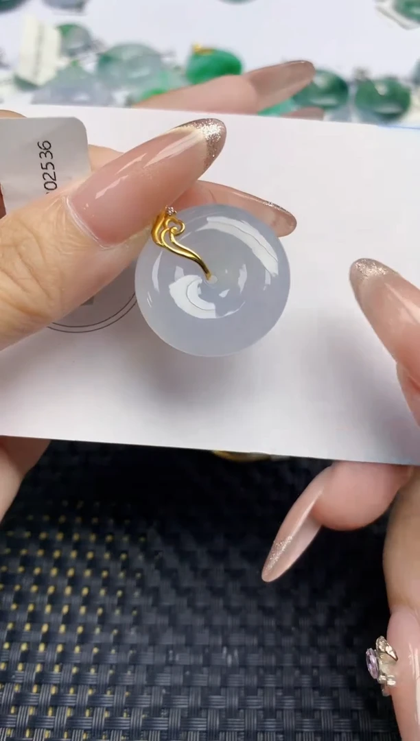 颈饰18K金镶嵌翡翠天然缅甸A货翡翠百元以上9元证书费自理