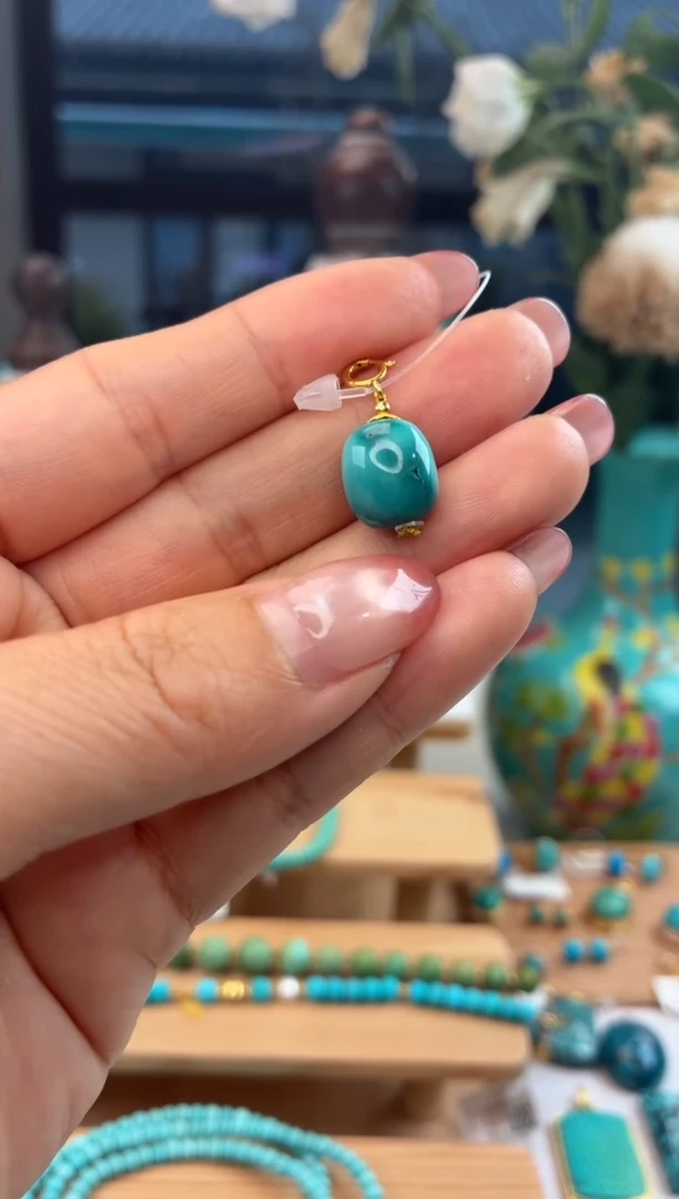 18K金镶嵌绿松石吊坠(不含链)1