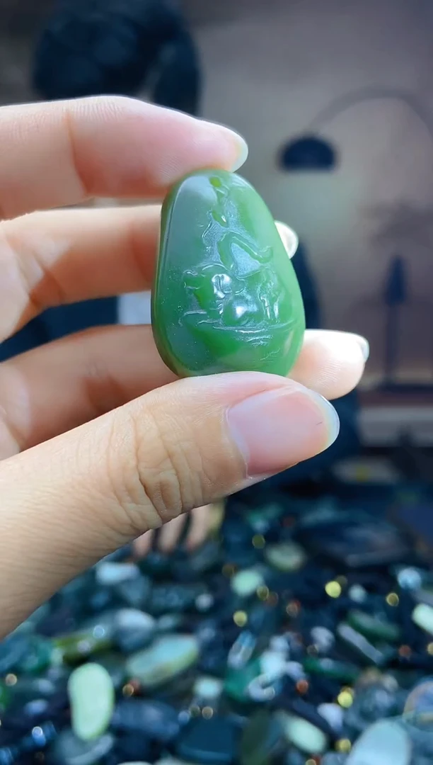 颈饰未镶嵌和田玉1