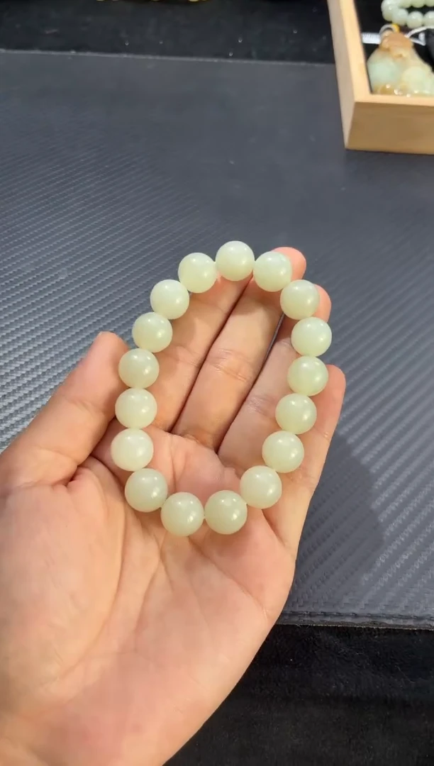 未镶嵌手链和田玉（白玉）且末卡12手串微色差