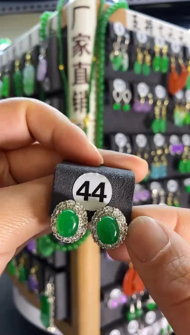 【闪购商品】翡翠耳饰银S925镶嵌44....