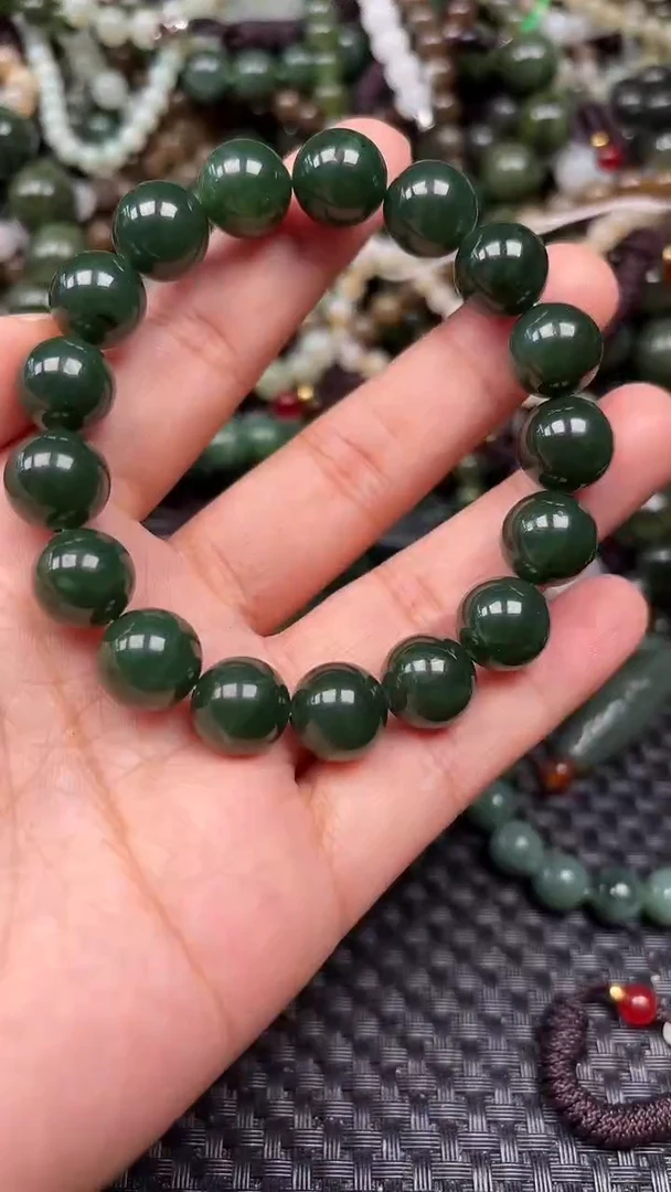 和田玉未镶嵌颈饰1