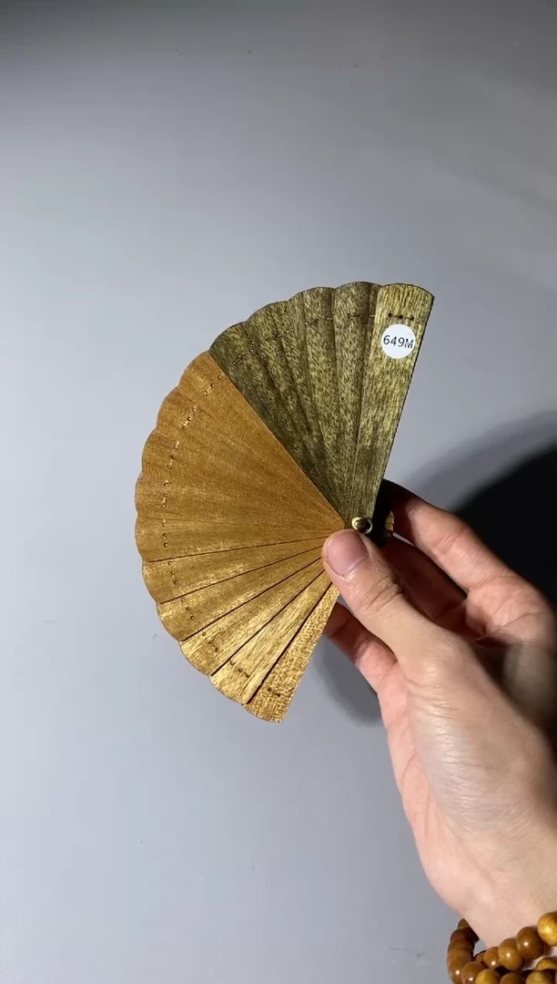 【闪购商品】金丝楠木雕649号10cm金丝楠木小叶桢楠掌中扇
