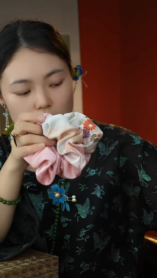 刺绣桑蚕丝大肠圈发圈