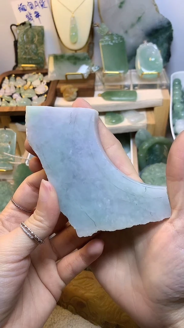 未镶嵌挂件翡翠虫**虫 缅甸A货翡翠，没有运费险