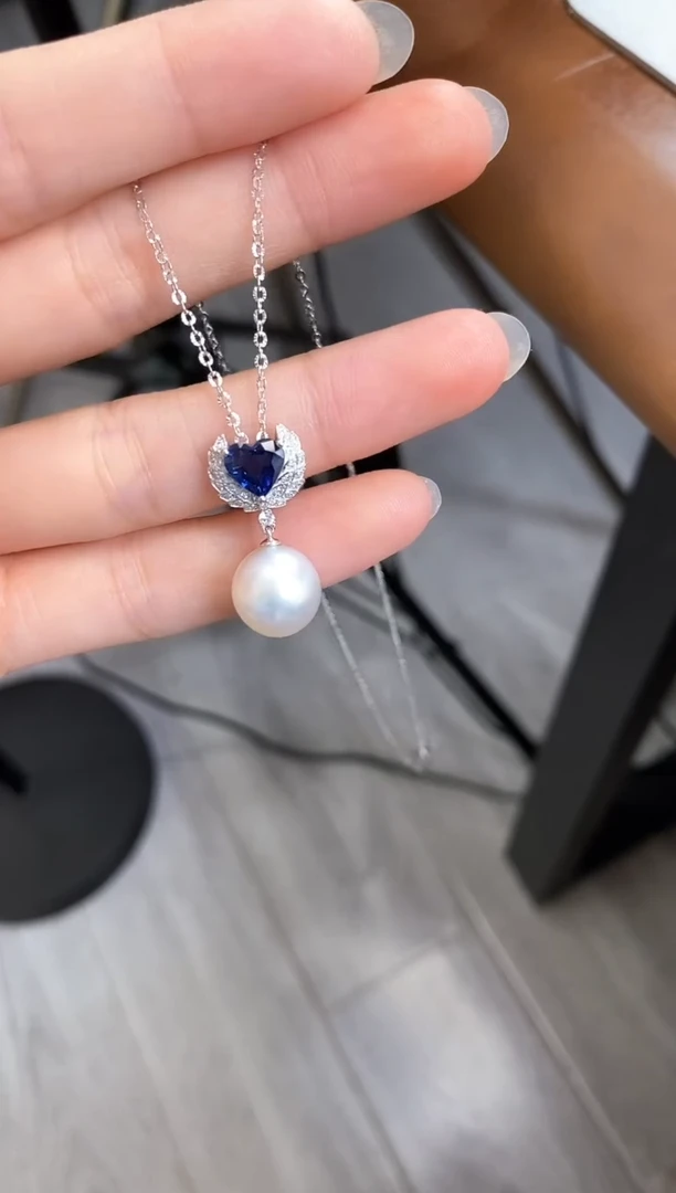 颈饰蓝宝石铂Pt950镶嵌主石1.26克拉