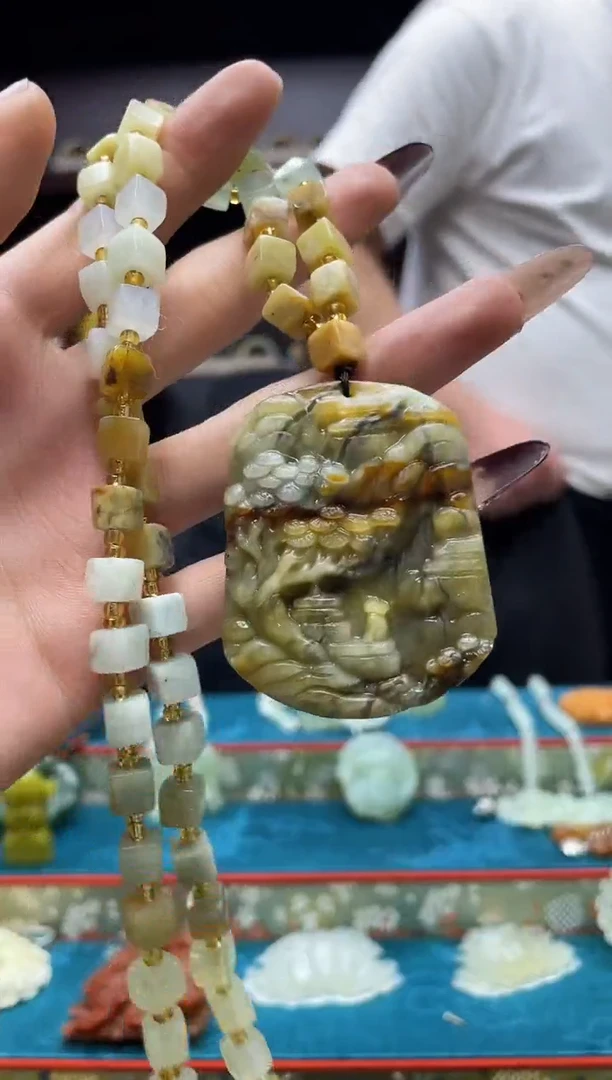 未镶嵌岫玉吊坠·