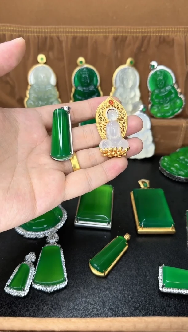 【闪购商品】玛瑙/玉髓无相佛+长条牌未镶嵌吊坠