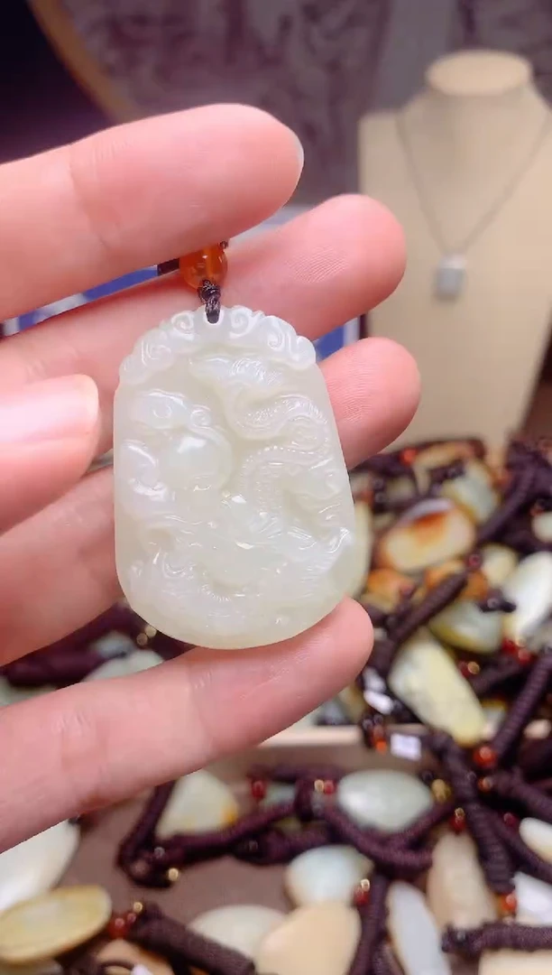 和田玉未镶嵌颈饰1