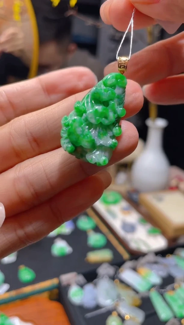 【闪购商品】翡翠颈饰18K金镶嵌假一赔三