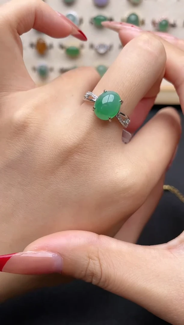 【闪购商品】翡翠戒指银S925镶嵌一物一证一礼盒